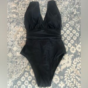 NWT Cupshe cheeky one piece, tummy control size L